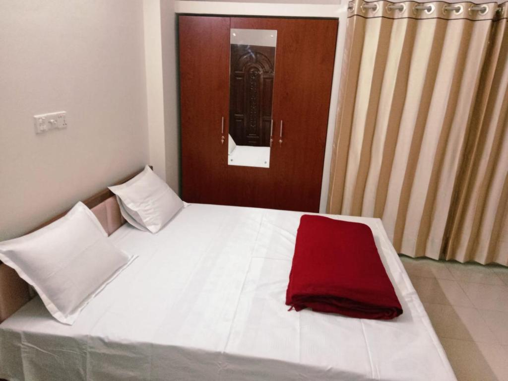 Tourist Home Hotel — Deluxe King Room