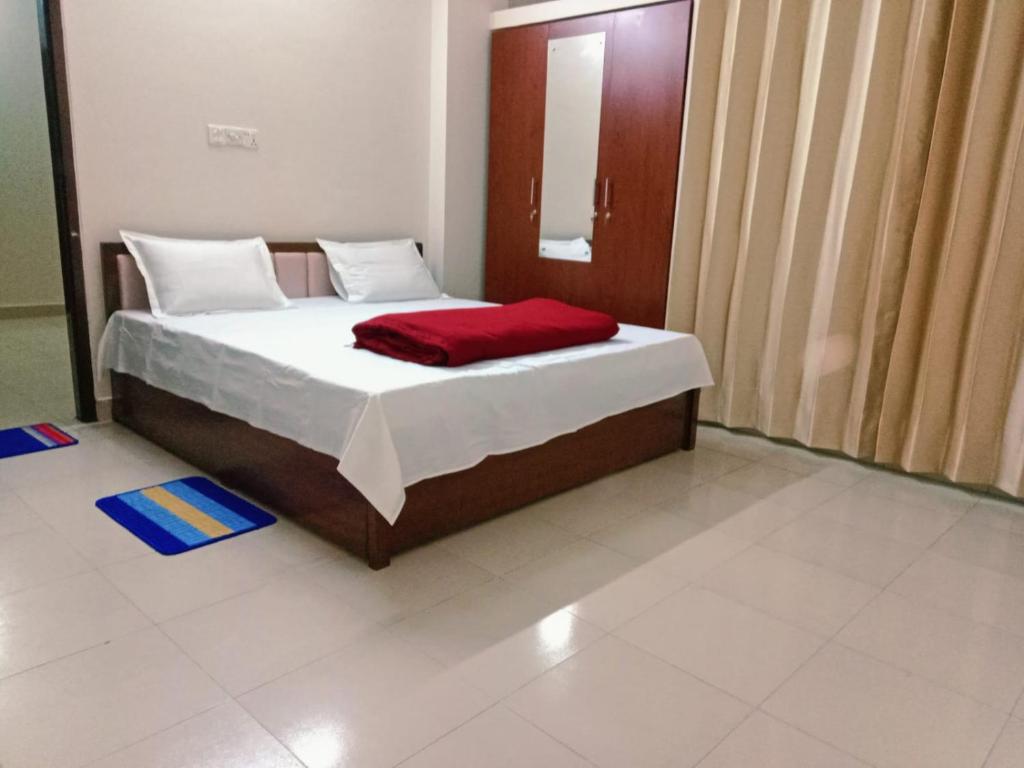 Deluxe King Room — photo 3