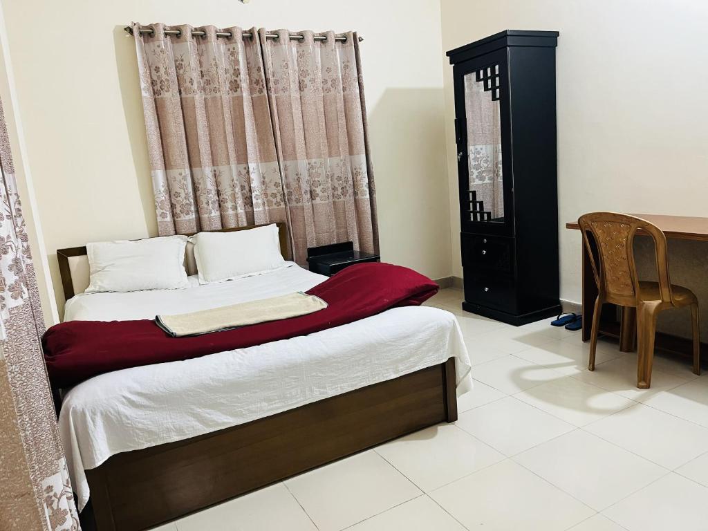 Deluxe Queen Room — photo 9