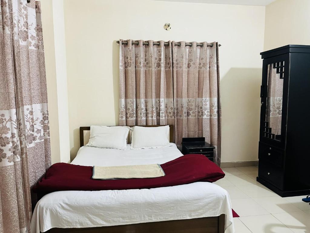 Deluxe Queen Room · Uttara Sector 11 · Photo 11